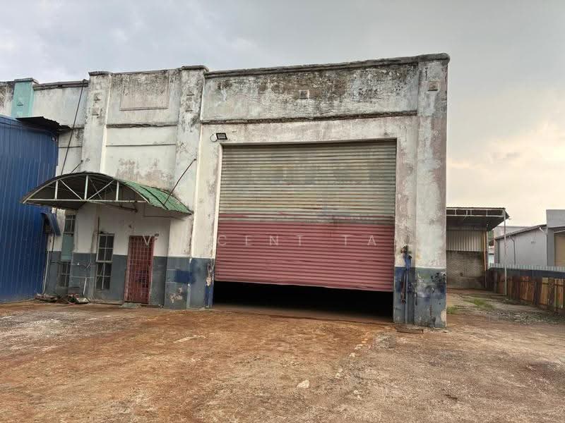 Kilang Berkembar untuk Disewa di Nilai (Negeri Sembilan) - Vincent Tan - Exterior - PropertyGuru.com.my