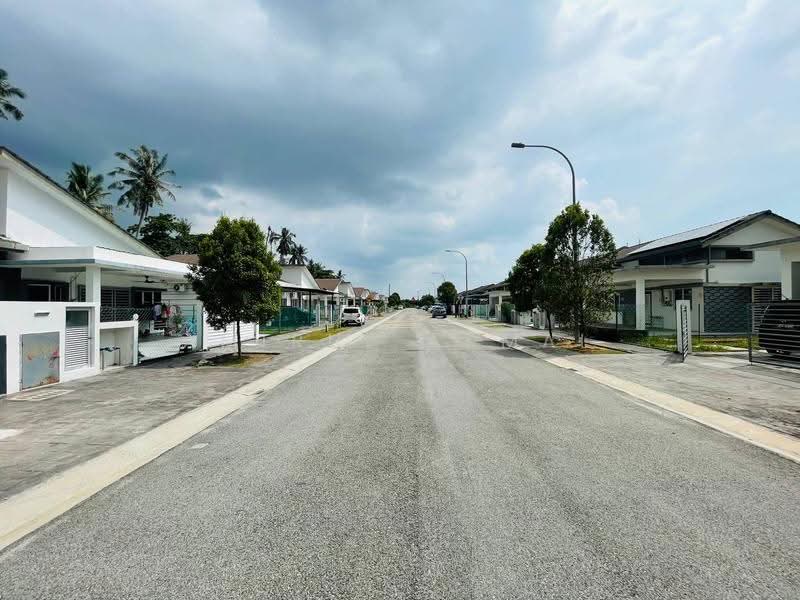 Rumah Berkembar untuk Dijual di Kapar (Selangor) - Amirul Akmal - Exterior - PropertyGuru.com.my