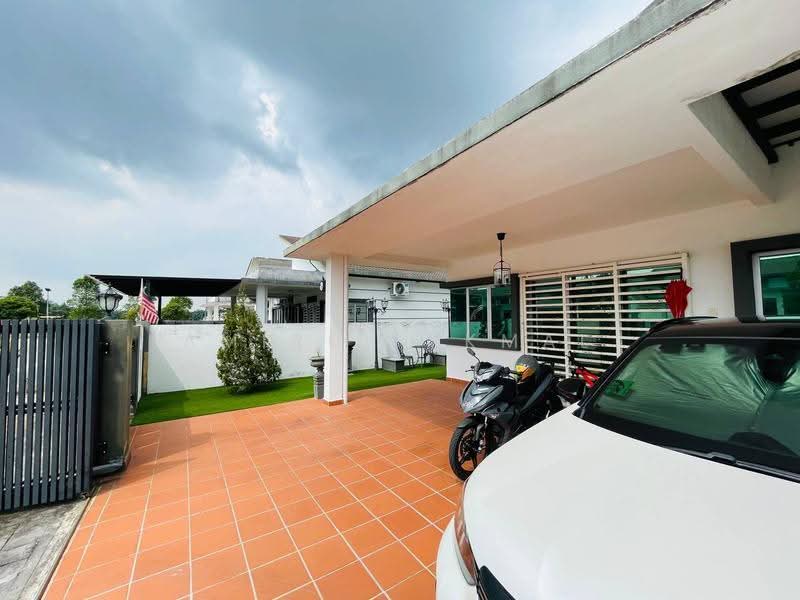 Rumah Berkembar untuk Dijual di Kapar (Selangor) - Amirul Akmal - Exterior - PropertyGuru.com.my