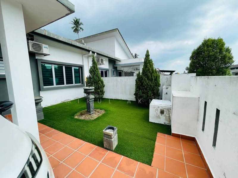 Rumah Berkembar untuk Dijual di Kapar (Selangor) - Amirul Akmal - Exterior - PropertyGuru.com.my