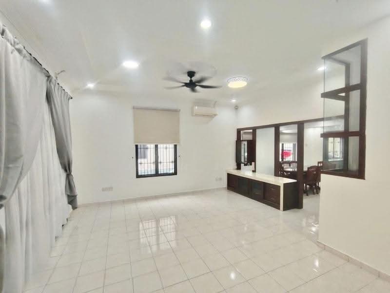 2-storey Terraced House for Sale in Taman Perling (Perling) - John Sia - Living Room - PropertyGuru.com.my