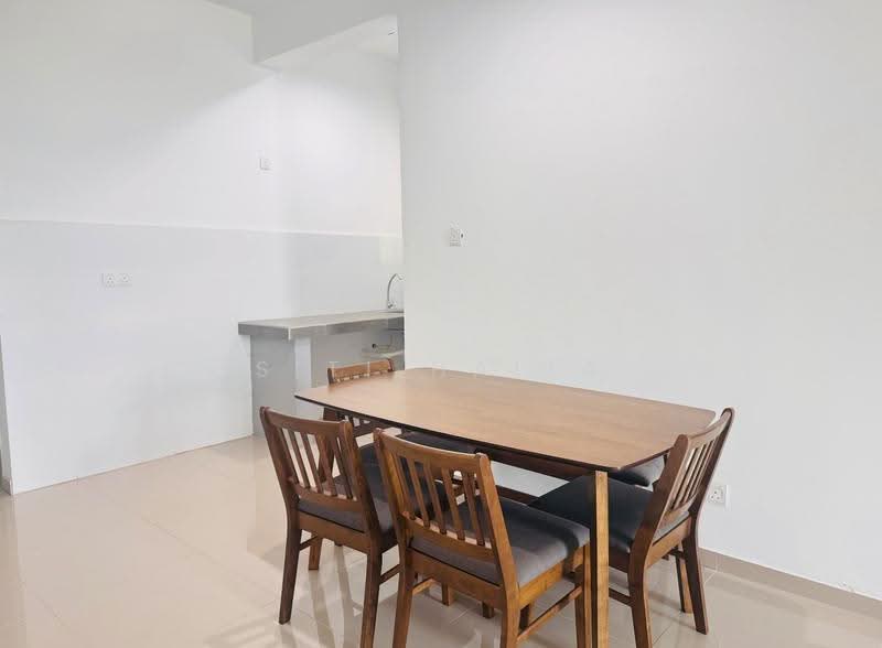 Kediaman Servis untuk Disewa di Serviced Residence @ The Louvre @ Country Heights - Siti Haila - Dining Room - PropertyGuru.com.my