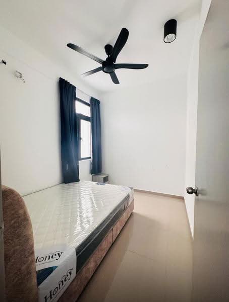Kediaman Servis untuk Disewa di Serviced Residence @ The Louvre @ Country Heights - Siti Haila - Bedroom - PropertyGuru.com.my