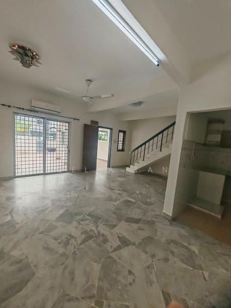 2-storey Terraced House for Sale in Usj 6 (Subang Jaya) - Celia Tan - Living Room - PropertyGuru.com.my