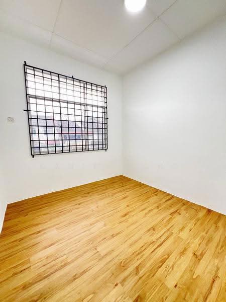 2-storey Terraced House for Sale in Taman Bukit Kempas (Tampoi) - Daniel Yong - Interior - PropertyGuru.com.my
