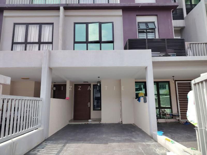 2-storey Terraced House for Rent in Bandar Puteri Bangi (Bangi) - Izzaitie . - Exterior - PropertyGuru.com.my