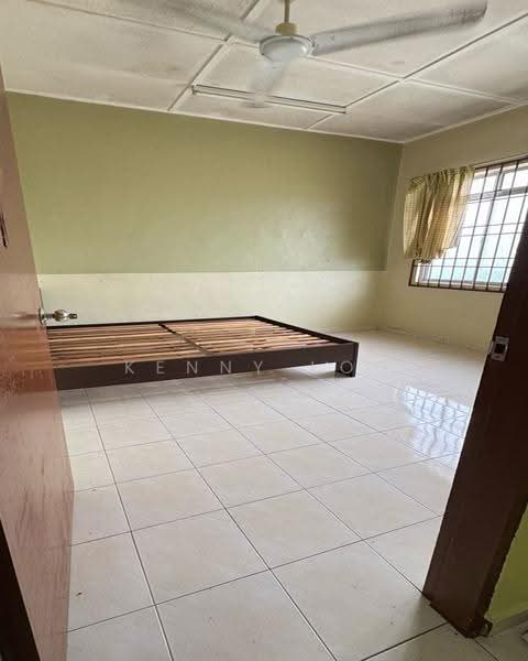 Bungalow House for Sale in Bukit Setongkol (Kuantan) - Kenny Loo - Bedroom - PropertyGuru.com.my