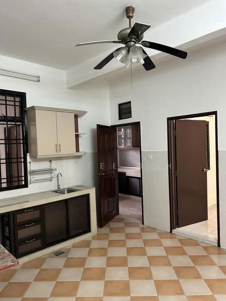 2-storey Terraced House for Sale in Taman Desa Tebrau (Johor Bahru) - Ah Tee Goh - Kitchen - PropertyGuru.com.my