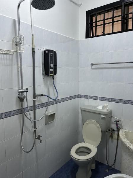 2-storey Terraced House for Sale in Taman Desa Tebrau (Johor Bahru) - Ah Tee Goh - Bathroom - PropertyGuru.com.my