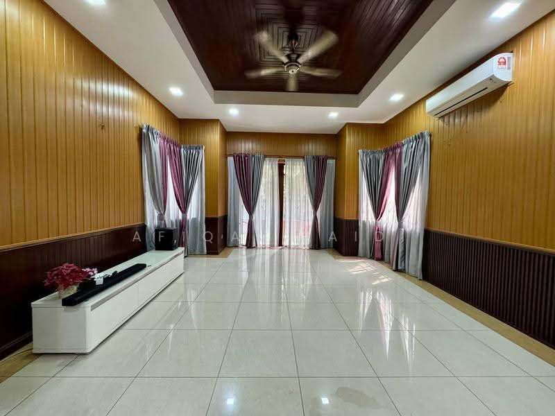 Semi-Detached House for Sale in Bukit Jelutong (Shah Alam) - Afiqah zaidi - Living Room - PropertyGuru.com.my