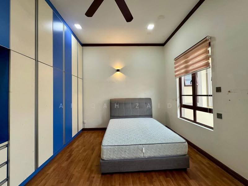 Semi-Detached House for Sale in Bukit Jelutong (Shah Alam) - Afiqah zaidi - Bedroom - PropertyGuru.com.my