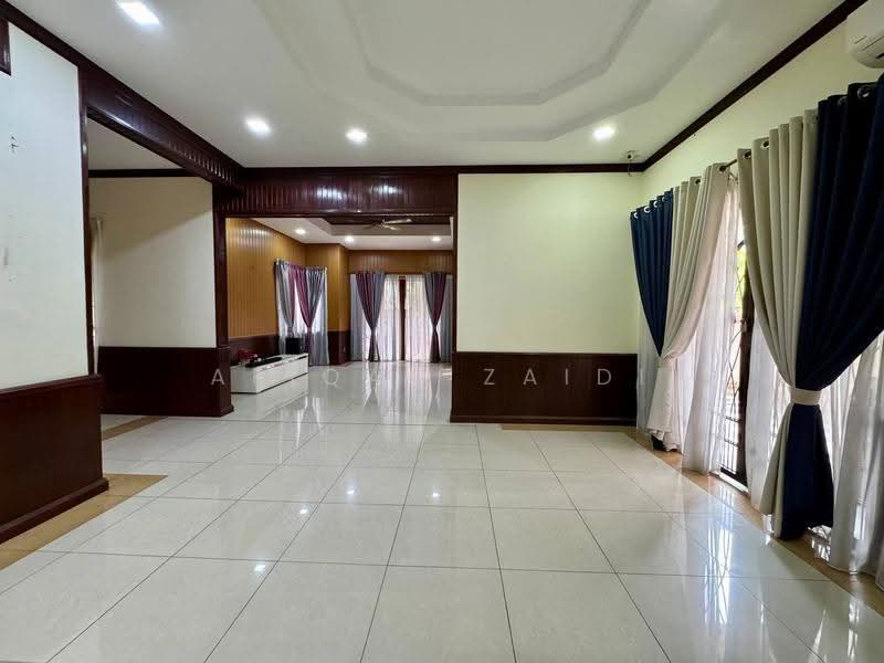 Semi-Detached House for Sale in Bukit Jelutong (Shah Alam) - Afiqah zaidi - Living Room - PropertyGuru.com.my