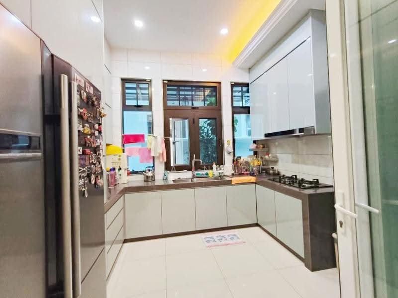 Cluster House for Sale in Eco Botanic (Iskandar Puteri (Nusajaya)) - Stella Narita - Kitchen - PropertyGuru.com.my