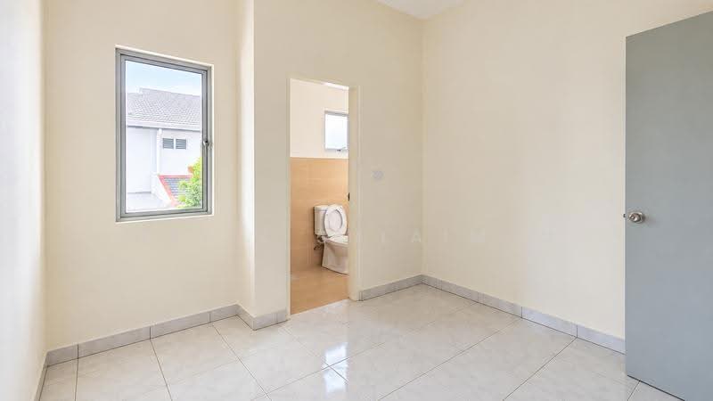 Semi-Detached House for Sale in Puncak Alam (Selangor) - Hafiz Sulaiman - Bathroom - PropertyGuru.com.my