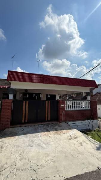 1-storey Terraced House for Sale in Kluang (Johor) - Elena Lim - Exterior - PropertyGuru.com.my