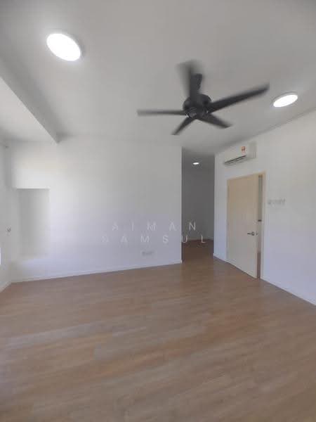 Rumah Teres untuk Disewa di Bandar Tropicana Aman (Telok Panglima Garang) - Aiman Samsul - Living Room - PropertyGuru.com.my