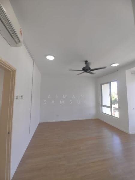 Rumah Teres untuk Disewa di Bandar Tropicana Aman (Telok Panglima Garang) - Aiman Samsul - Living Room - PropertyGuru.com.my