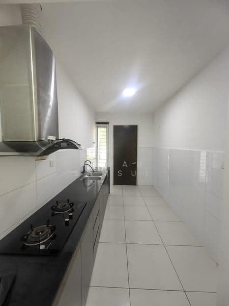 Rumah Teres untuk Disewa di Bandar Tropicana Aman (Telok Panglima Garang) - Aiman Samsul - Kitchen - PropertyGuru.com.my