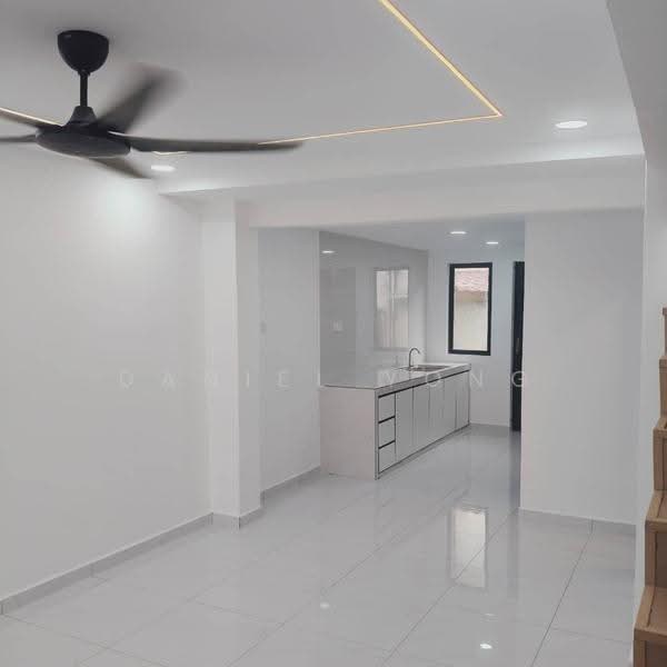 2-storey Terraced House for Sale in Taman Johor Jaya (Johor Bahru) - Daniel Yong - Kitchen - PropertyGuru.com.my