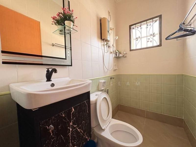 Semi-Detached House for Sale in Prima Saujana (Kajang) - Aiman Allam - Bathroom - PropertyGuru.com.my