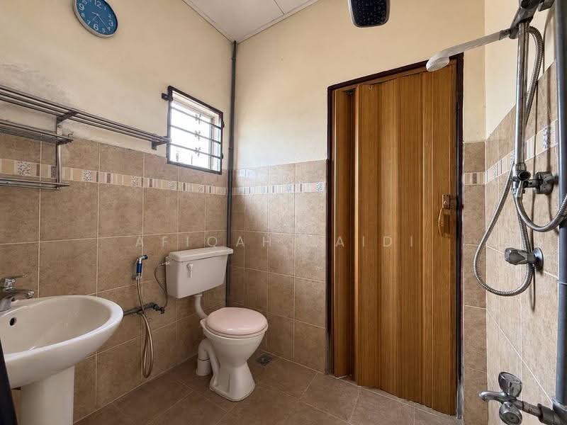 1.5-storey Terraced House for Sale in Keramat (Kuala Lumpur) - Afiqah zaidi - Bathroom - PropertyGuru.com.my
