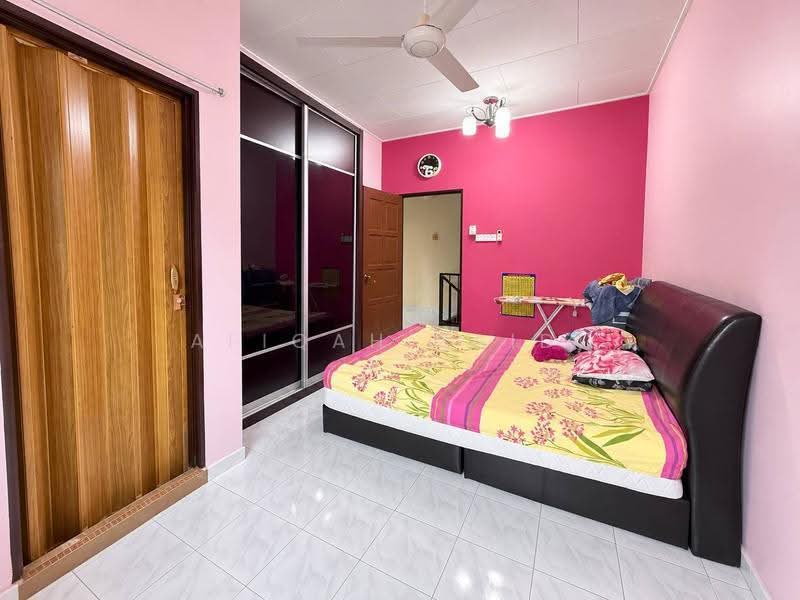 1.5-storey Terraced House for Sale in Keramat (Kuala Lumpur) - Afiqah zaidi - Bedroom - PropertyGuru.com.my