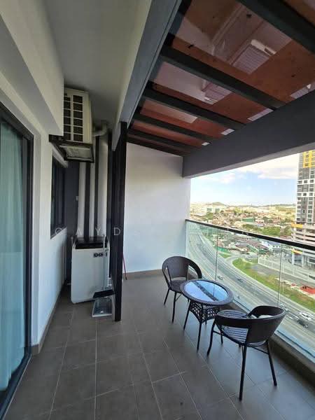 Kediaman Servis untuk Disewa di Symphony Tower (Menara Simfoni) - Cayden Chin - Balcony - PropertyGuru.com.my