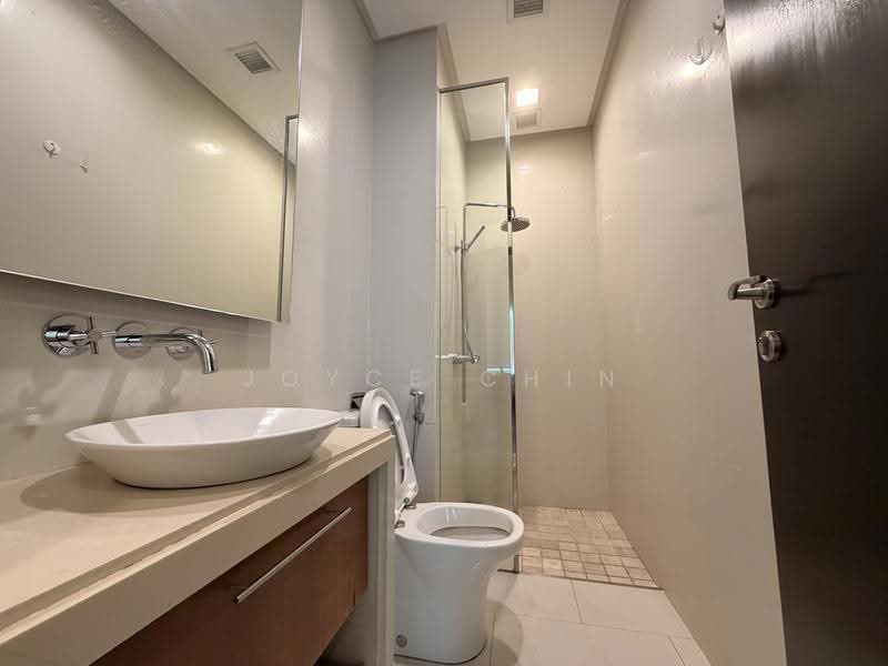 Kediaman Servis untuk Disewa di Straits Quay (The Suites at Waterside) - Joyce Chin - Bathroom - PropertyGuru.com.my