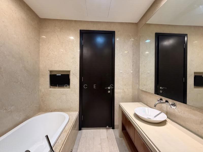 Kediaman Servis untuk Disewa di Straits Quay (The Suites at Waterside) - Joyce Chin - Bathroom - PropertyGuru.com.my