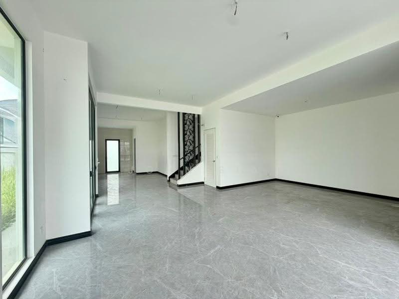 Rumah Berkembar untuk Dijual di Setia Tropika (Johor Bahru) - John Sia - Living Room - PropertyGuru.com.my