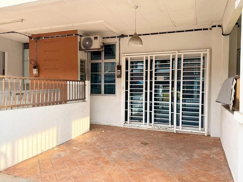 Townhouse for Sale in Sungai Buloh (Selangor) - Amirah Azmi - PropertyGuru.com.my
