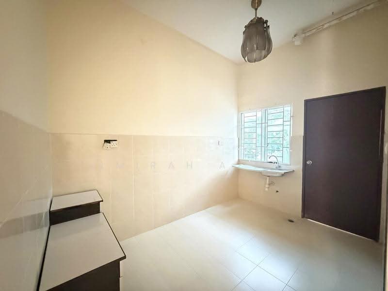 Townhouse for Sale in Sungai Buloh (Selangor) - Amirah Azmi - PropertyGuru.com.my