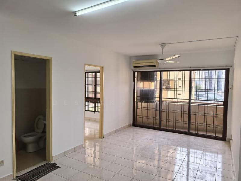 Condominium for Sale at Palm Spring @ Damansara - Desmond Tang - Living Room - PropertyGuru.com.my