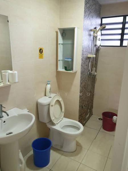 Pangsapuri untuk Disewa di Avilla Apartments - Jenny Ng - Bathroom - PropertyGuru.com.my