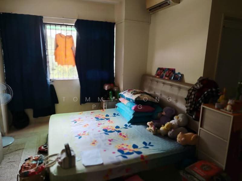 2-storey Terraced House for Sale in Bandar Putra Permai (Seri Kembangan) - Tommy Wong Phang - Bedroom - PropertyGuru.com.my