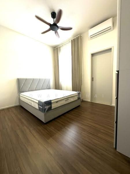 Rumah Teres untuk Disewa di Taman Bukit Serdang (Seri Kembangan) - Edward Chai - Bedroom - PropertyGuru.com.my