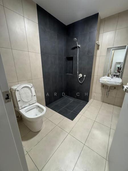 Rumah Teres untuk Disewa di Taman Bukit Serdang (Seri Kembangan) - Edward Chai - Bathroom - PropertyGuru.com.my