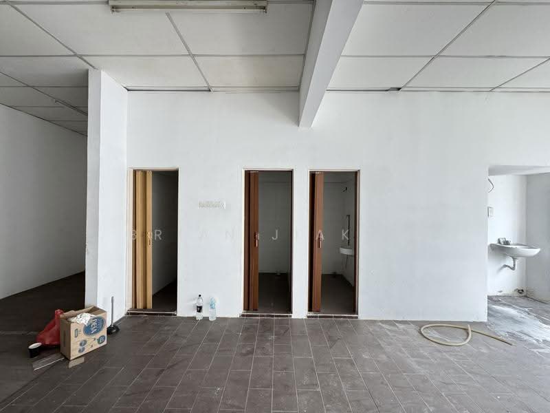 Shop / Office for Sale in Taman Sains Selangor (Kota Damansara) - Brian JiaKok - Interior - PropertyGuru.com.my