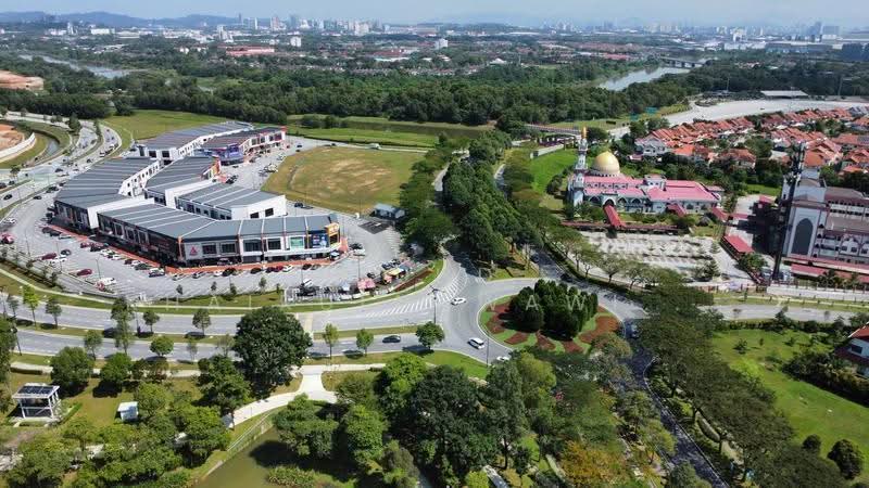 Semi-Detached House for Sale in Alam Impian (Shah Alam) - Muhd Khairulnawawi Kamaruddin - Exterior - PropertyGuru.com.my