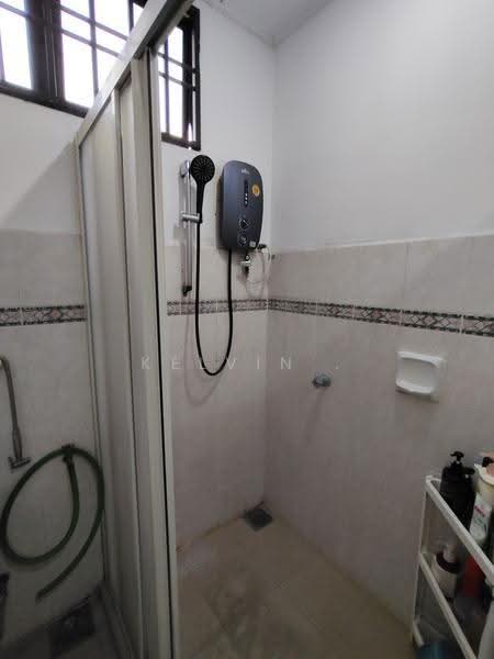 2-storey Terraced House for Rent in Bayu Damansara (Petaling Jaya) - Kelvin . - Bathroom - PropertyGuru.com.my