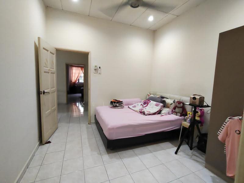 2-storey Terraced House for Rent in Bayu Damansara (Petaling Jaya) - Kelvin . - Bedroom - PropertyGuru.com.my
