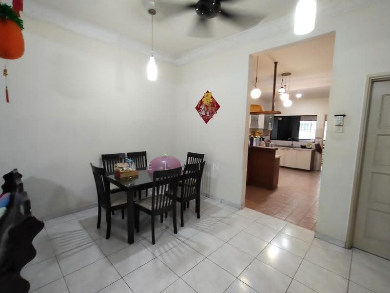 2-storey Terraced House for Rent in Bayu Damansara (Petaling Jaya) - Kelvin . - Dining Room - PropertyGuru.com.my