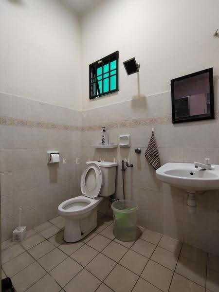 2-storey Terraced House for Rent in Bayu Damansara (Petaling Jaya) - Kelvin . - Bathroom - PropertyGuru.com.my