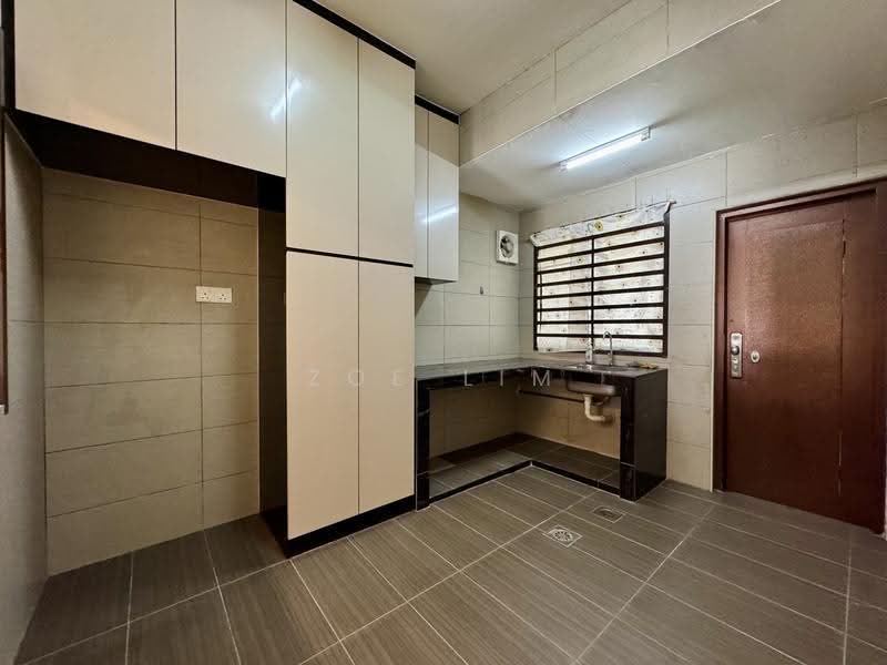 2-storey Terraced House for Sale in Taman Tan Sri Yaacob (Johor Bahru) - Zoe Lim - Kitchen - PropertyGuru.com.my