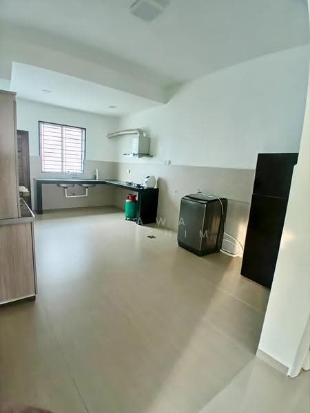 Rumah Teres untuk Dijual di Bandar Sri Sendayan (Negeri Sembilan) - Hawa Ibrahim - Kitchen - PropertyGuru.com.my