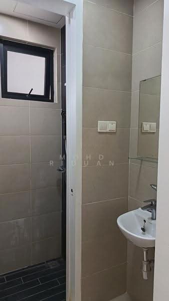 Service Residence for Sale at H2O Residences - Mohd Riduan - Bathroom - PropertyGuru.com.my