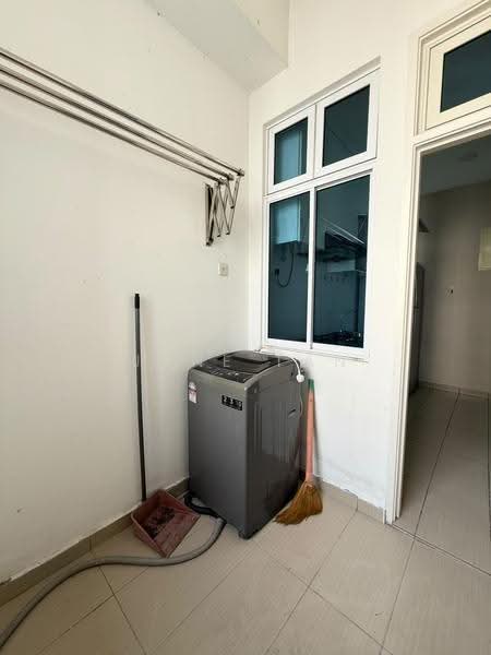 Kediaman Servis untuk Dijual di THE SENAI GARDEN (PANGSAPURI IMPIAN SENAI) - June Tan - Interior - PropertyGuru.com.my