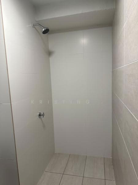 Kilang untuk Dijual di Taman Sains Selangor (Kota Damansara) - Kristing . - Bathroom - PropertyGuru.com.my