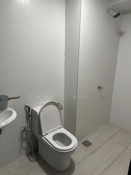 Kilang untuk Dijual di Taman Sains Selangor (Kota Damansara) - Kristing . - Bathroom - PropertyGuru.com.my