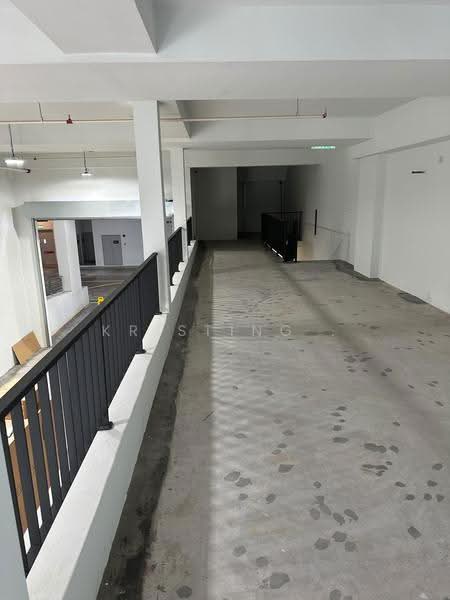 Kilang untuk Dijual di Taman Sains Selangor (Kota Damansara) - Kristing . - Corridor - PropertyGuru.com.my